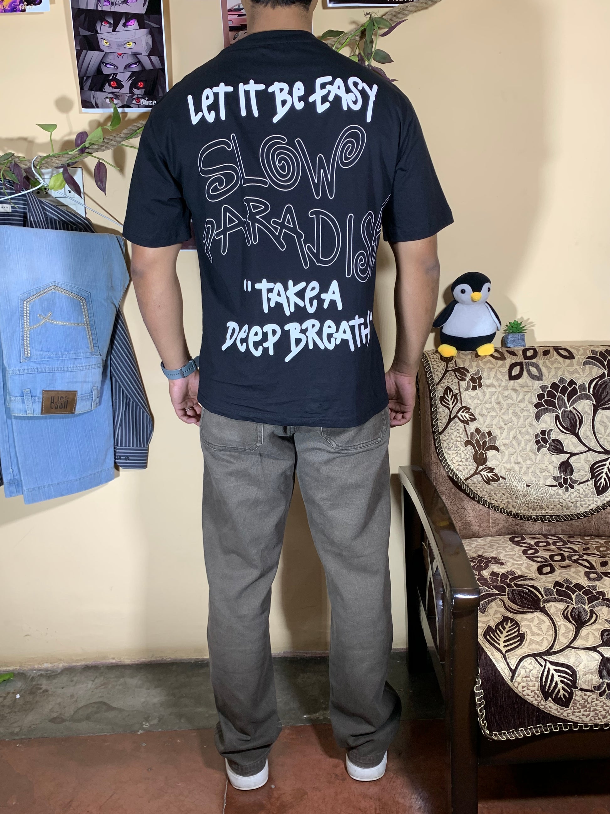 🖤 Zara Graphic Tee – “Slow Paradise”